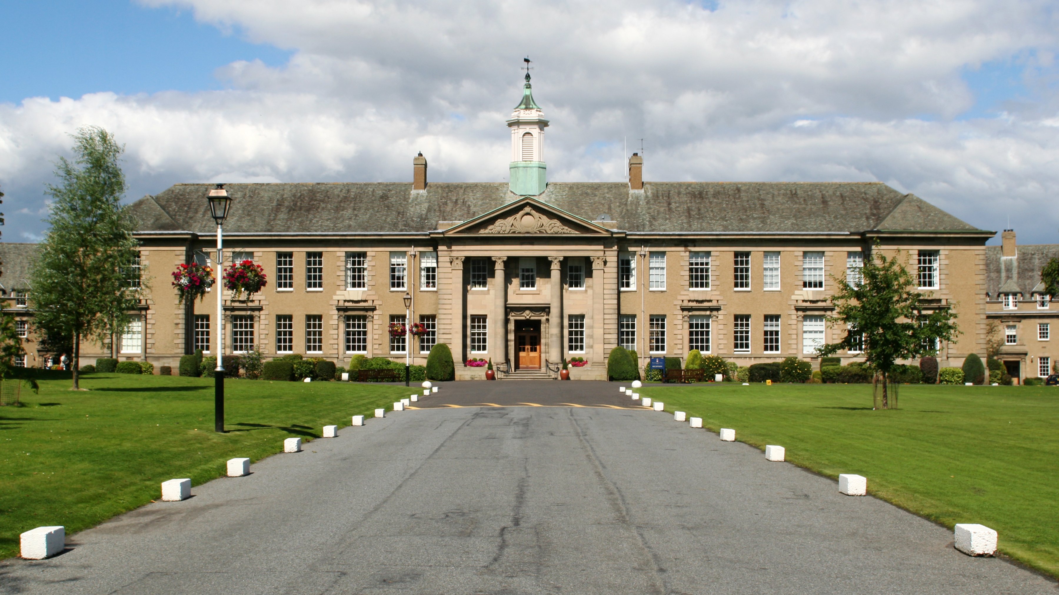 Merchiston Castle School - summer school in Scotland